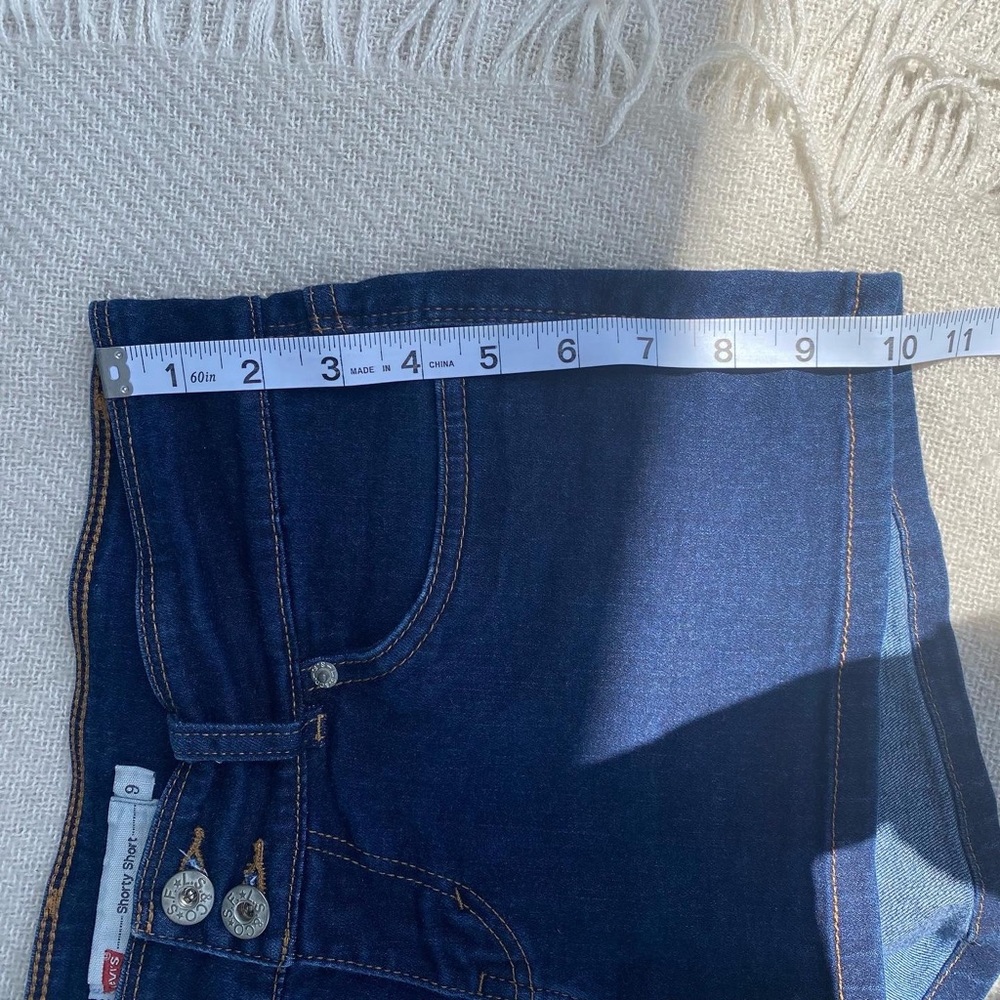 Levi’s Short - Picture 7 of 8
